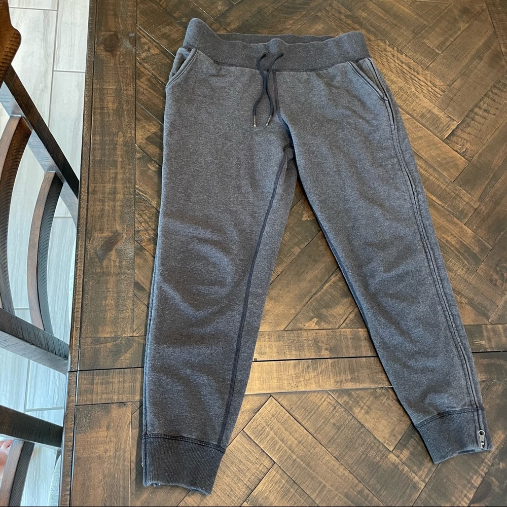 Lululemon joggers!